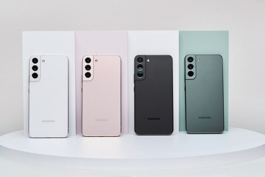 Samsung представила три смартфона флагманской серии Galaxy S22: описание и цены.