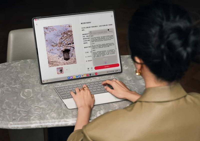 Ноутбук Huawei MateBook X Pro Fold с 18-дюймовым складным OLED-экраном. Ноутбук Huawei MateBook X Pro Fold с 18-дюймовым складным OLED-экраном.