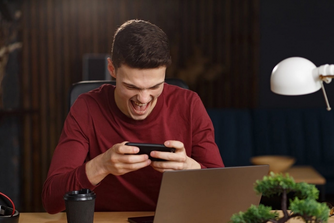 Россияне считают смартфон — главным игровым девайсом: исследование.