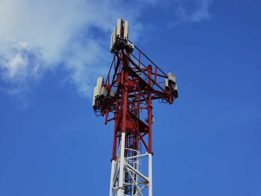 В России принят закон о совместном использование базовых станций мобильной связи.