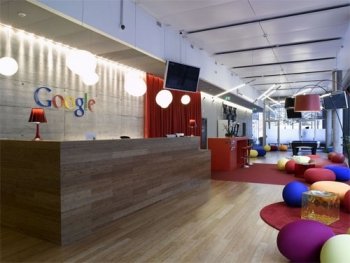 Google празднует свое 12-летие.