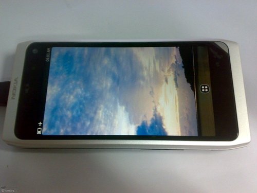 Nokia N9 QWERTY.