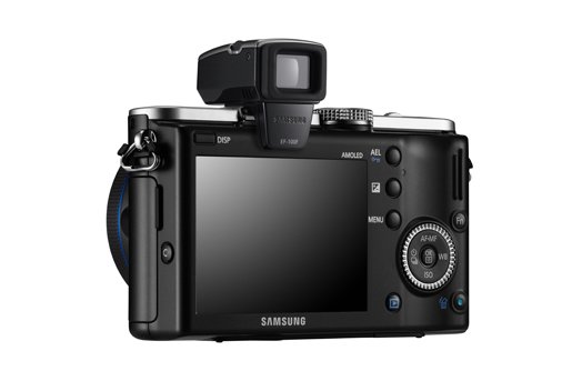 Беззеркальная фотокамера Samsung NX100.
